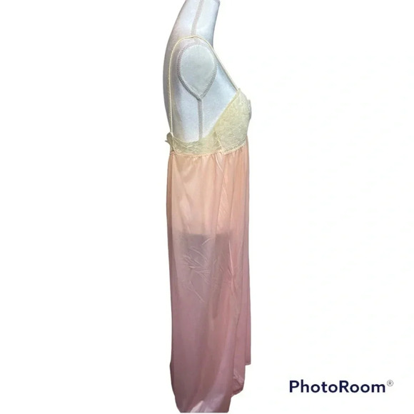 VINTAGE long nightgown with lace bustier. - Picture 4 of 11